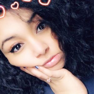 Meet your Posher, Destini